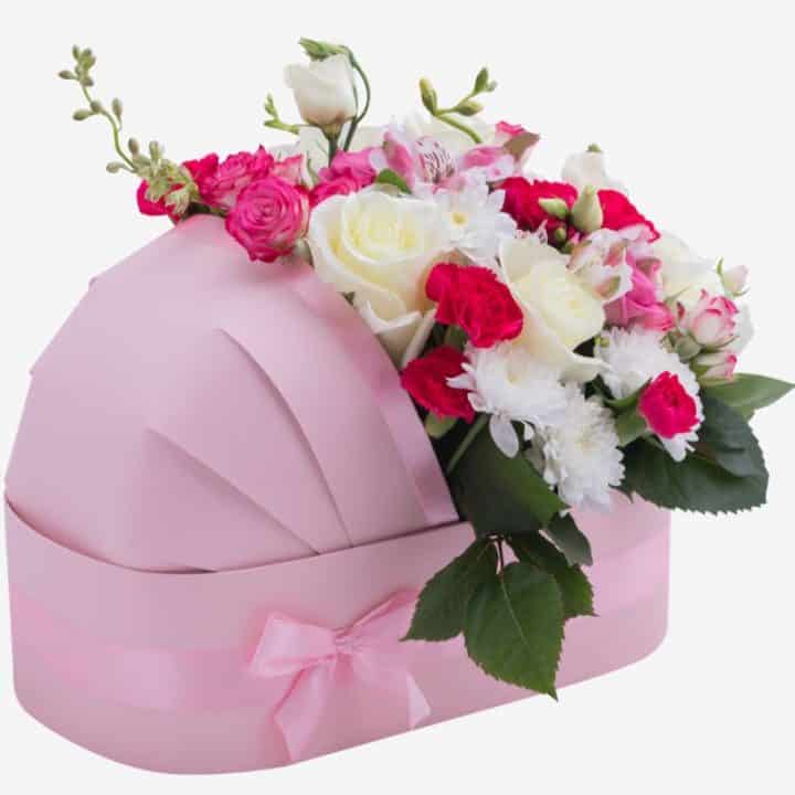Коляска с цветами розовая